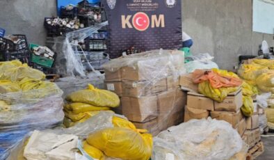 Uşak’ta 30 ton bozuk ve tarihi geçmiş gıda ele geçirildi