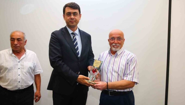 Uşak’ta kan bağışçılarına plaket taktim edildi