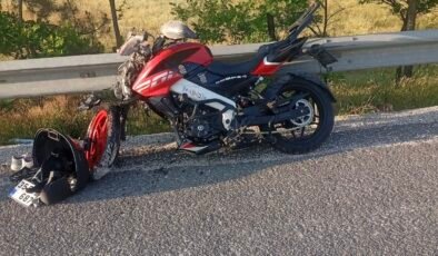 Uşak’ta motosiklet kamyona arkadan çarptı: 1 ölü