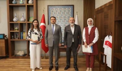 Vali Musa Işın’dan Ulu Camii’nin dijital rehber sistemini hazırlayan eğitimcilere tebrik