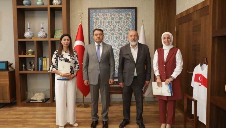 Vali Musa Işın’dan Ulu Camii’nin dijital rehber sistemini hazırlayan eğitimcilere tebrik