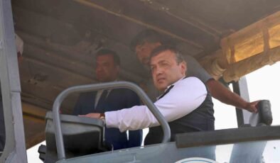 Vali Sözer araç başına geçti, köy yolarında BSK döktü