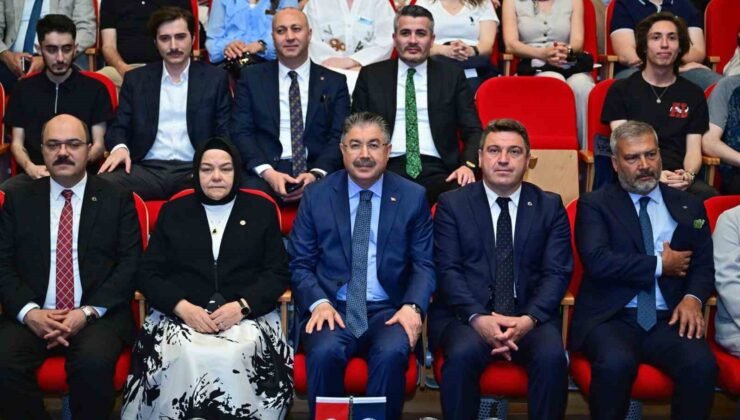 Vali Yılmaz: “Gençlerin sesi bilimle yükseliyor”