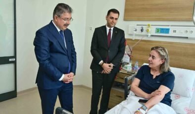 Vali Yılmaz’dan şehitin kardeşine ’geçmiş olsun’ ziyareti