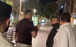 15 Temmuz pankartını indiren görevli, Ömer Halisdemir için “Kim o” dedi