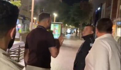 15 Temmuz pankartını indiren görevli, Ömer Halisdemir için “Kim o” dedi
