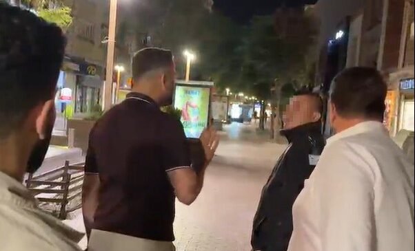 15 Temmuz pankartını indiren görevli, Ömer Halisdemir için “Kim o” dedi