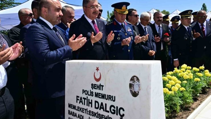 15 Temmuz Şehidi Fatih Dalgıç kabri başında dualarla anıldı