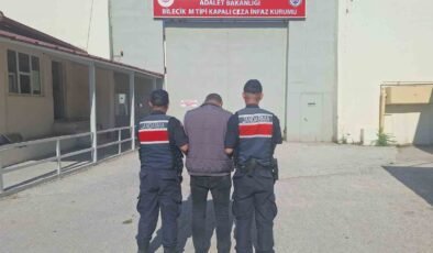 3 yıl 1 ay 15 gün hapis cezasıyla aranan şahıs jandarmadan kaçamadı