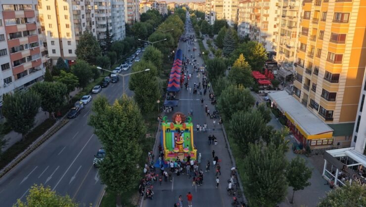 Eskişehir’de Atatürk Bulvarı Bir Günlüğüne Yayalara Kaldı
