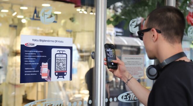Eskişehir’de Tramvay Duraklarında Qr Kod Dönemi Başladı