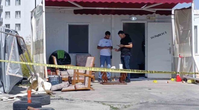 Afyonkarahisar’da minibüs durağına silahlı saldırı: 1 ölü, 1 yaralı