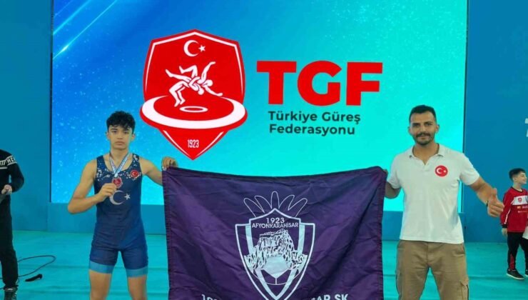 Afyonkarahisarlı güreşçi’den büyük başarı