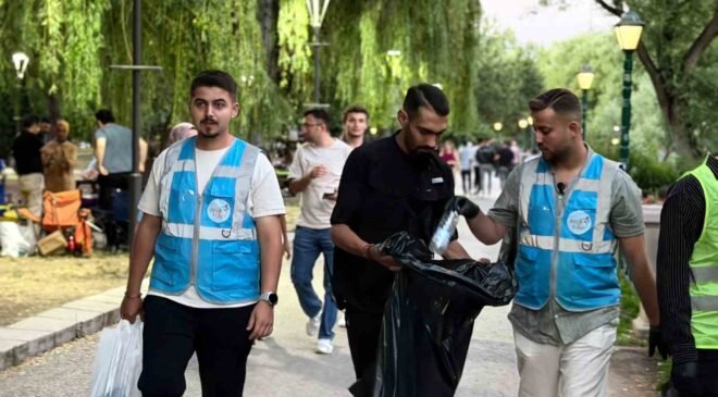 AK Gençlerin Kanlıkavak’ta temizlik mesaisi