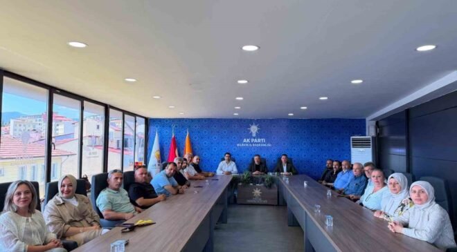 AK Parti sivil toplum kuruluşlarıyla bir araya geldi