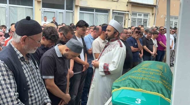 Alanya’daki otel yangınında ölen stajyer öğrenci Kütahya’da son yolculuğuna uğurlandı