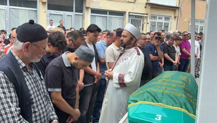 Alanya’daki otel yangınında ölen stajyer öğrenci Kütahya’da son yolculuğuna uğurlandı