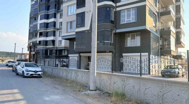 Alzaymır hastası kadın 5. kattan düşerek hayatını kaybetti