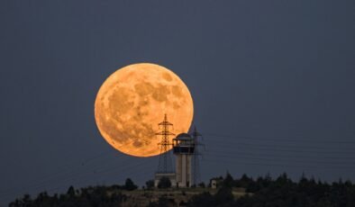 Astrofotoğrafçı ’Çilek Dolunayı’nı böyle görüntüledi
