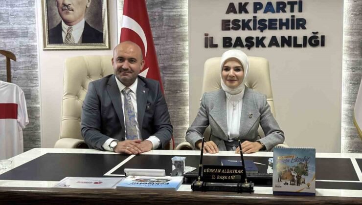 Bakan Göktaş, AK Parti Eskişehir İl Başkanlığı’nı ziyaret etti
