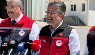 Bakan Yumaklı: “Bitkisel üretimde Cumhuriyet tarihimizin rekorunu bekliyorum”