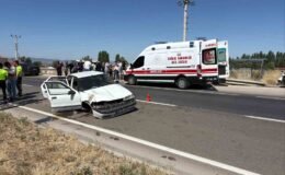 Bariyerlere çarpan otomobilde 6 kişi yaralandı