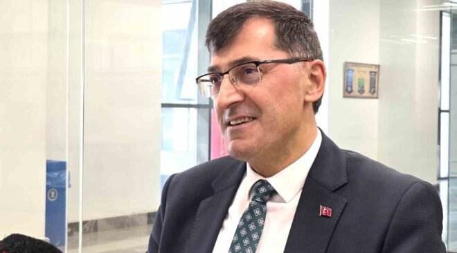 Başkan Kahveci, siyasi hayatına Yeni Parti’de devam edeceğini açıkladı