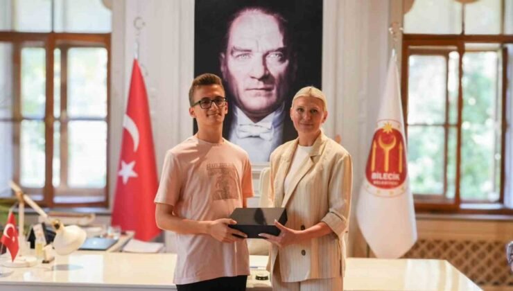 Başkan Subaşı, YKS Türkiye Birincisi Abdullah Uslu’yu belediyede ağırladı