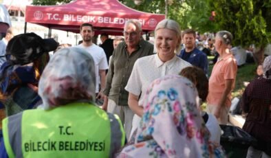 Bilecik’te binlerce kişiye aşure dağıtıldı