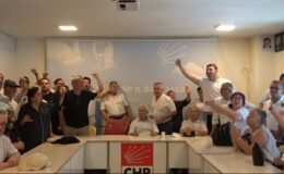 Bilecik’te CHP binasında gergin anlar
