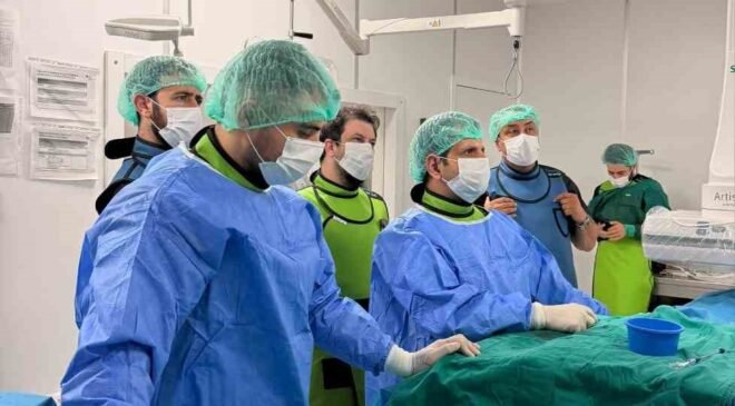 Bilecik’te kalpteki doğuştan delik ameliyatsız kapatıldı