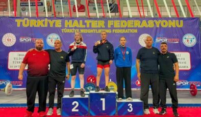Bilecikli halterci Türkiye üçüncüsü oldu