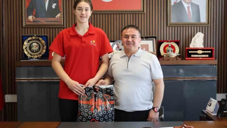 Bilecikli sporcu TVF Spor Lisesi’ni kazandı