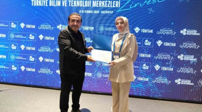 Bilim Uşak Ekibi 5. Türkiye Bilim ve Teknoloji Merkezleri Zirvesi’ne katıldı