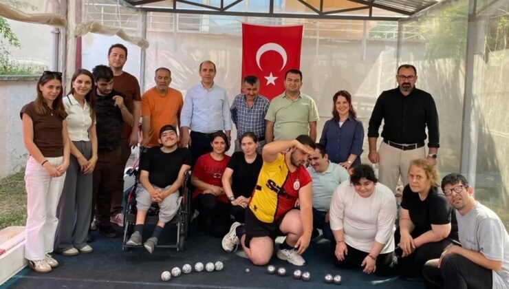Bocce sahasında kuşaklar buluştu