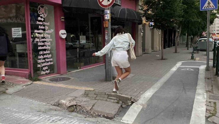Bu kaldırımdaki hasar yayalar için düşme riski oluşturuyor