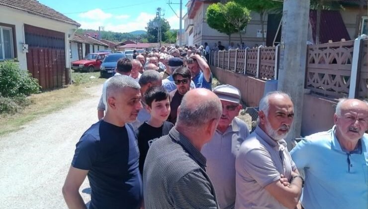 Bu kuyruğun nedeni imece usulü hazırlanan aşure