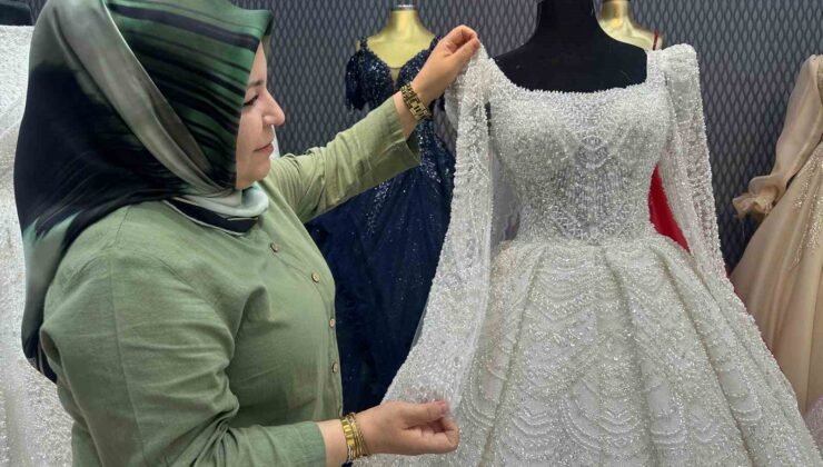 Bu sezon dantel ve kaburga gelinlik modelleri revaçta