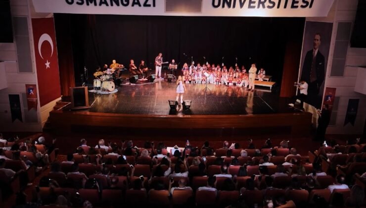 Çocuk Hematoloji ve Onkoloji Servisi’nde tedavi gören çocuklara miniklerden anlamlı destek