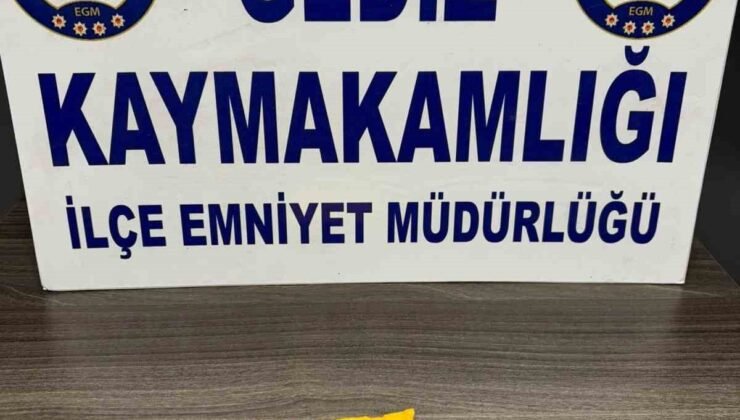 Durdurulan araçta 272 içimlik kağıda emdirilmiş uyuşturucu madde ele geçirildi, 5 kişi yakalandı