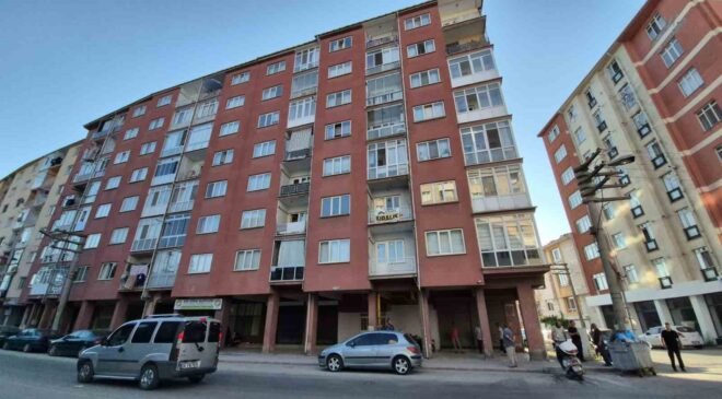 Eşinin tatilde olduğu sırada yatağında cansız bedeni bulundu