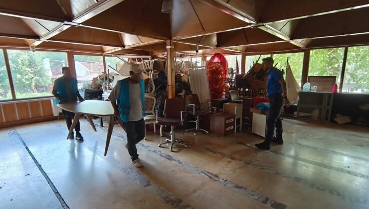 Eskişehir Öğretmenevi’nin eşyalarını denetimli serbestlik yükümlüleri taşıyor