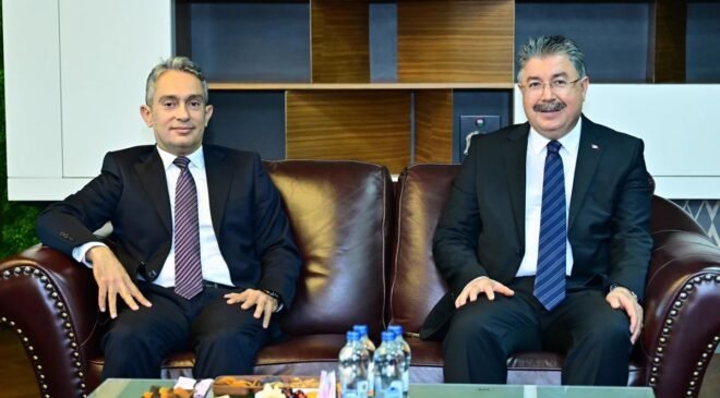 Eskişehir Valisi Dr. Erdinç Yılmaz, görevine yeni atanan Başsavcı Ferhat Deniz’i ziyaret etti