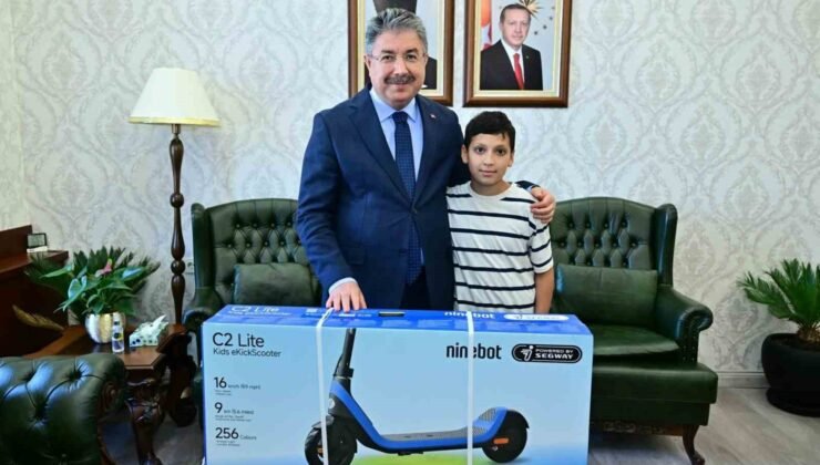Eskişehir Valisi Dr. Erdinç Yılmaz, orman şehidinin evladı Batuhan’ın hayalini gerçekleştirdi