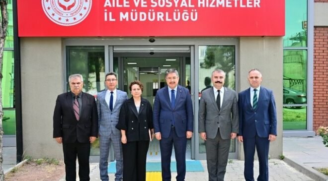 Eskişehir Valisi Yılmaz, Aile ve Sosyal Hizmetler İl Müdürlüğü’nde brifing aldı