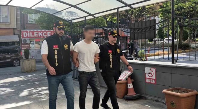 Eskişehir’de 3 kişiyi silahla yaralayan zanlı adliyeye sevk edildi
