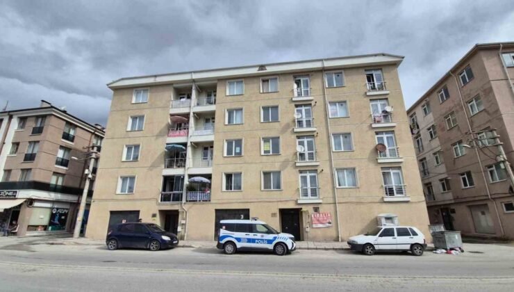 Eskişehir’de 58 yaşındaki adamın cesedini evde annesi buldu