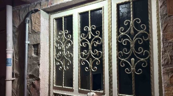 Eskişehir’de aile içi kavgada evinin camlarını kıran şahıs aracıyla kaçtı