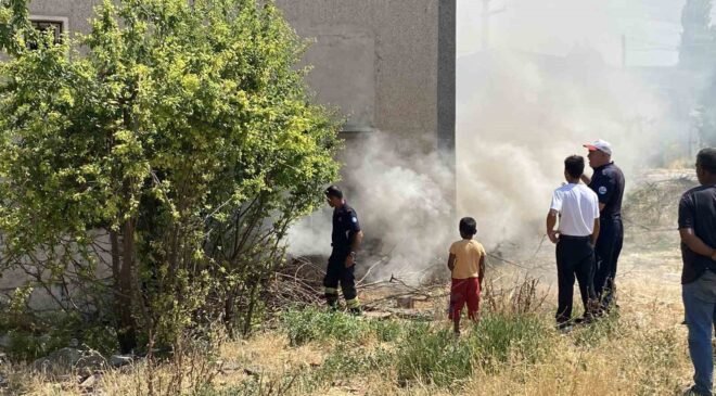 Eskişehir’de bir mahallede aynı anda iki yangın