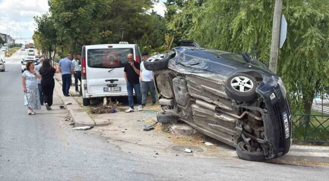 Eskişehir’de dolmuşun çarptığı otomobil yan yattı: 8 yaralı
